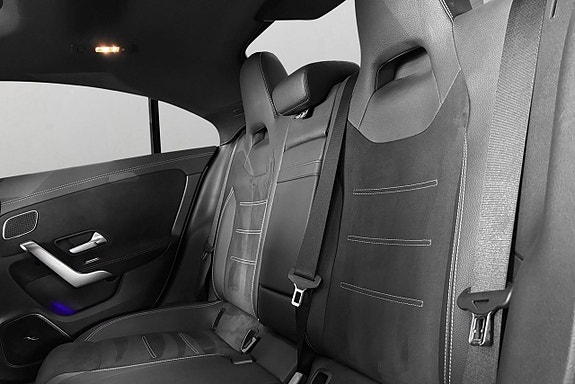 Mercedes-Benz CLA250 e 24 of 28
