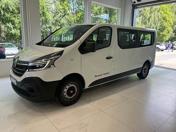 Renault Trafic 4 of 6
