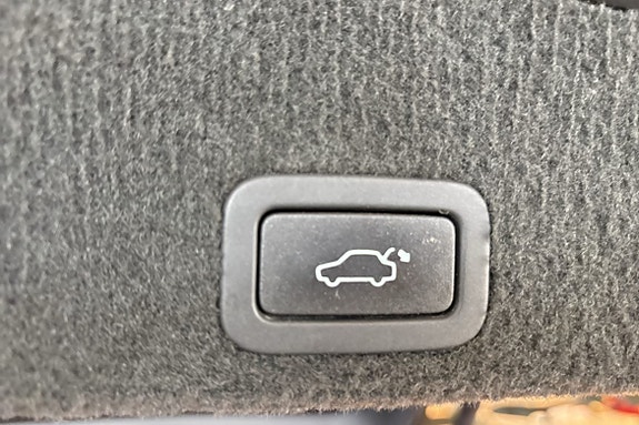 Volvo XC60 15 of 30