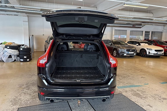 Volvo XC60 16 of 30
