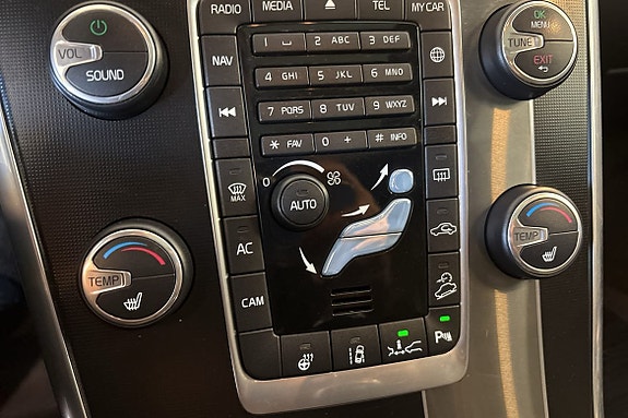 Volvo XC60 23 of 30
