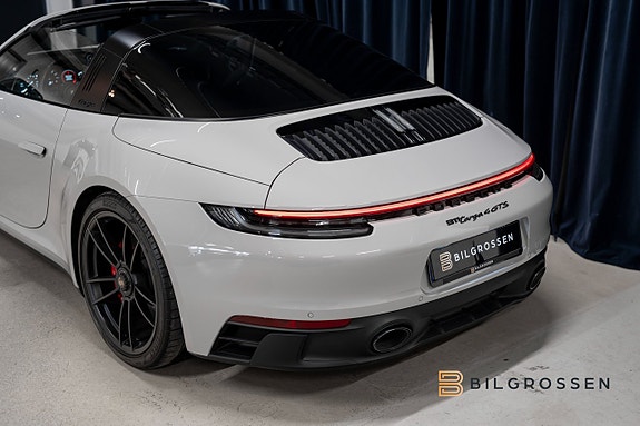 Porsche 911 Targa 4 GTS 10 of 28
