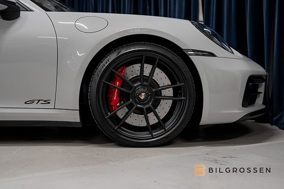 Porsche 911 Targa 4 GTS 13 of 28