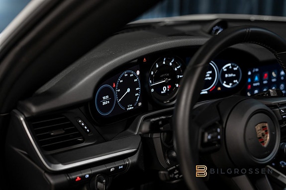 Porsche 911 Targa 4 GTS 24 of 28