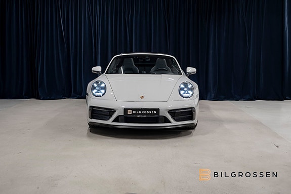 Porsche 911 Targa 4 GTS 9 of 28