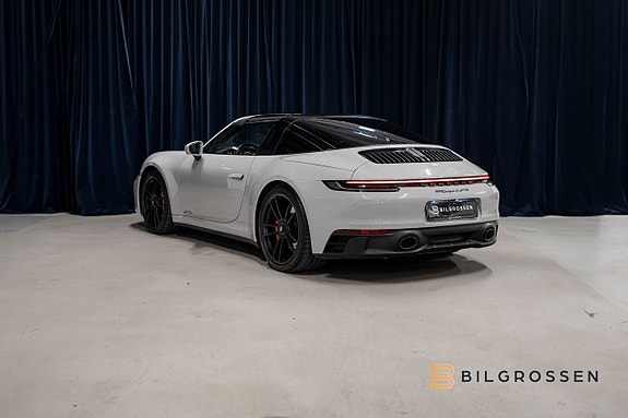 Porsche 911 Targa 4 GTS 3 of 28