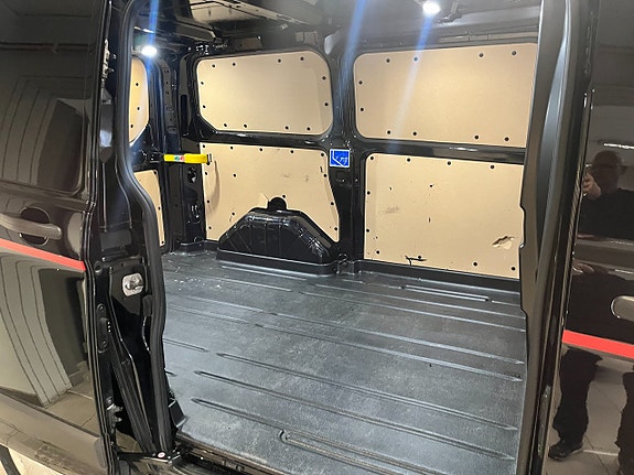 Ford Transit Custom 8 of 8