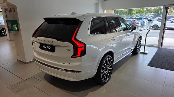 Volvo XC90 6 of 10