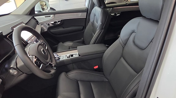 Volvo XC90 5 of 10