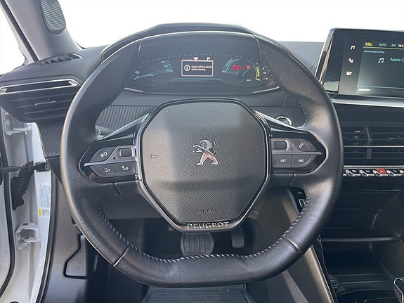 Peugeot e-2008 7 of 16