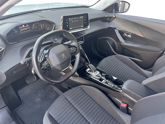 Peugeot e-2008 5 of 16
