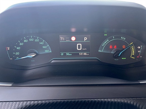 Peugeot e-2008 8 of 16