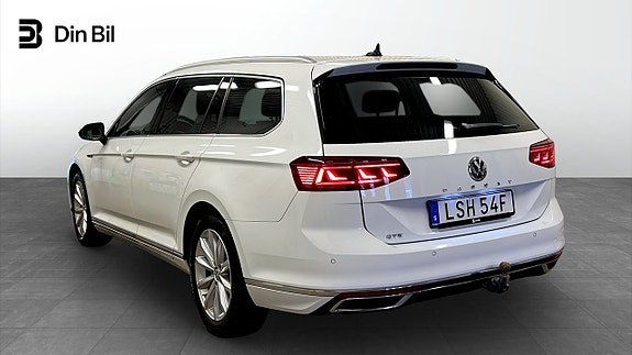 Volkswagen Passat 3 of 25