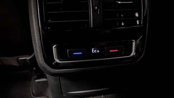 Volkswagen Passat 24 of 25