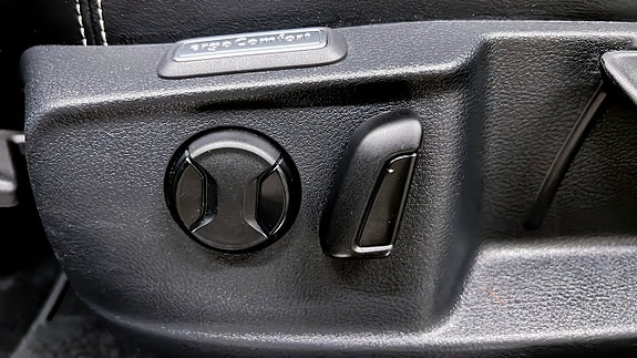 Volkswagen Passat 16 of 25