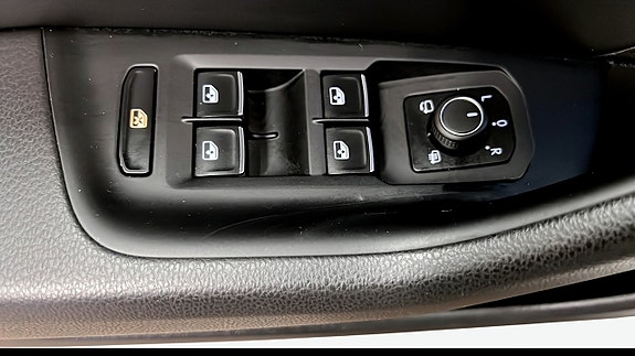 Volkswagen Passat 18 of 25