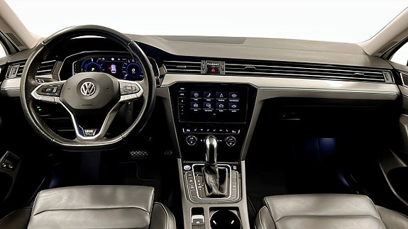 Volkswagen Passat 10 of 25