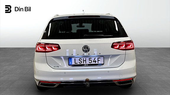 Volkswagen Passat 5 of 25