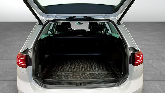 Volkswagen Passat 12 of 25