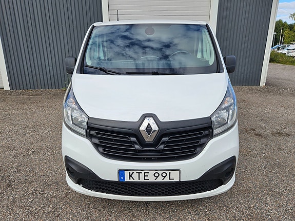 Renault Trafic 4 of 8