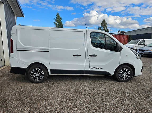 Renault Trafic 2 of 8