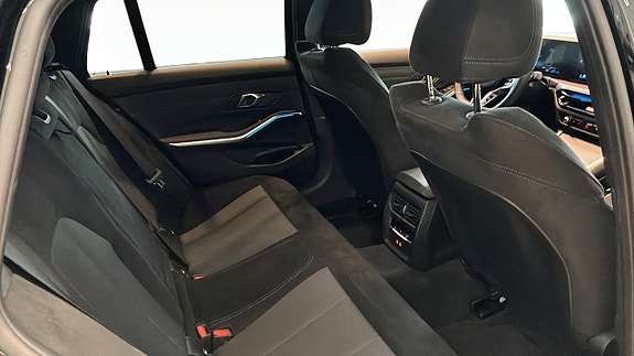 BMW 330e 5 of 9