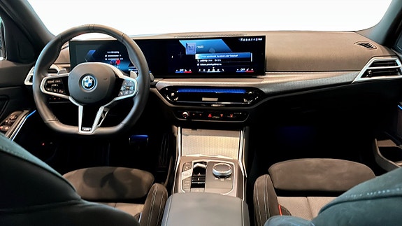 BMW 330e 4 of 9
