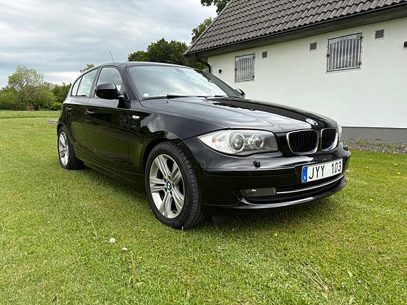 BMW 116i 2 of 4