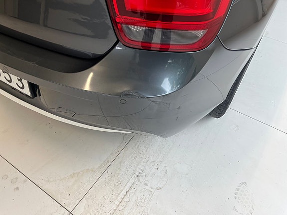 BMW 118d 5 of 7