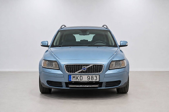 Volvo V50 3 of 22
