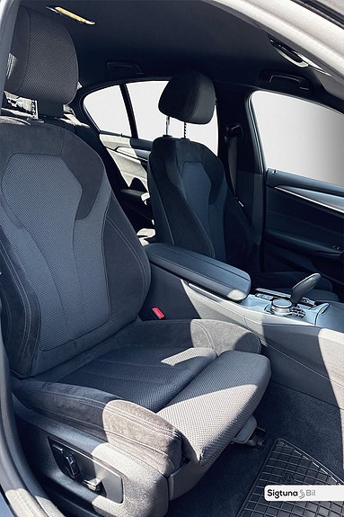 BMW 530e 17 of 30
