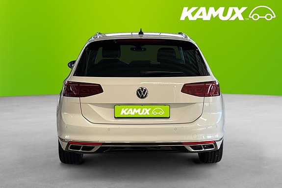 Volkswagen Passat 4 of 18