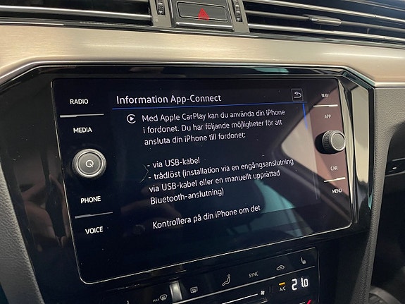 Volkswagen Passat 14 of 18