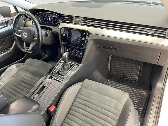 Volkswagen Passat 11 of 18