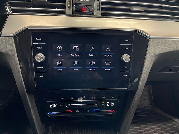 Volkswagen Passat 13 of 18
