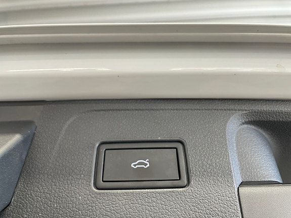 Volkswagen Passat 8 of 18