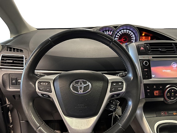 Toyota Verso 12 of 18