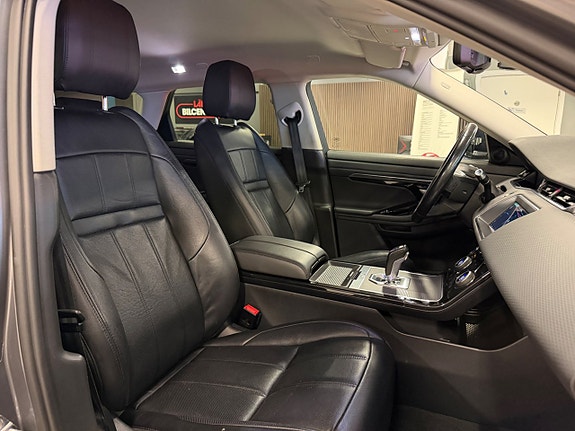 Land Rover Range Rover Evoque 27 of 30