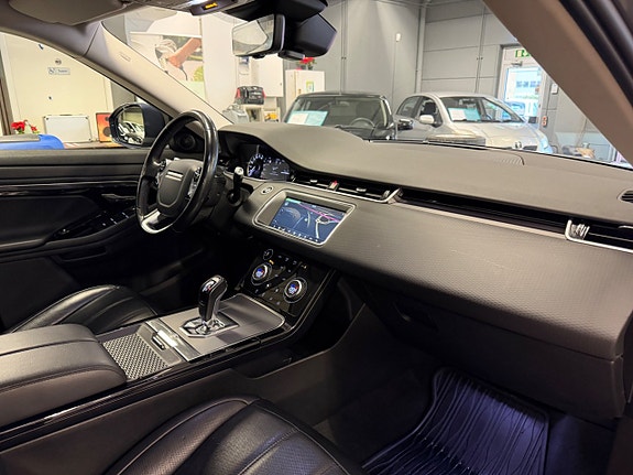 Land Rover Range Rover Evoque 23 of 30