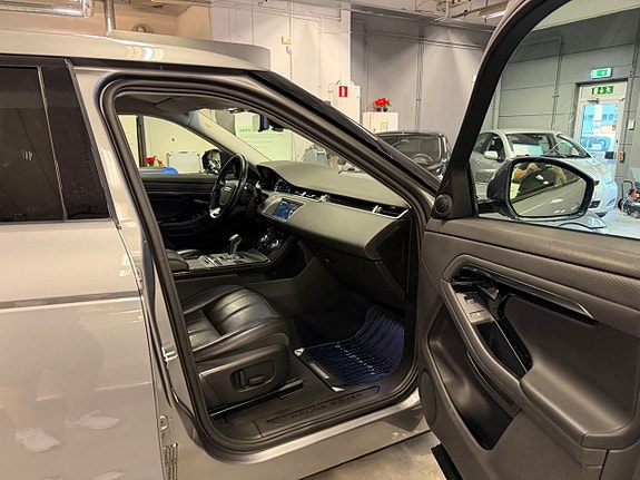 Land Rover Range Rover Evoque 21 of 30