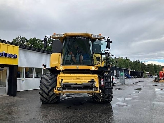 New Holland CX 8080 5 of 13