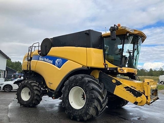 New Holland CX 8080 3 of 13