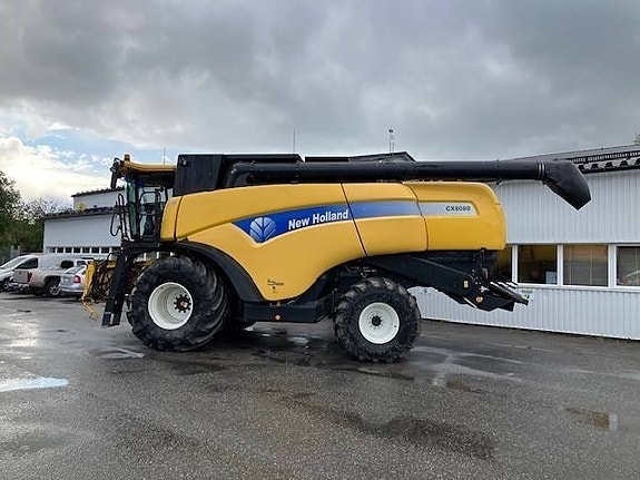 New Holland CX 8080 2 of 13