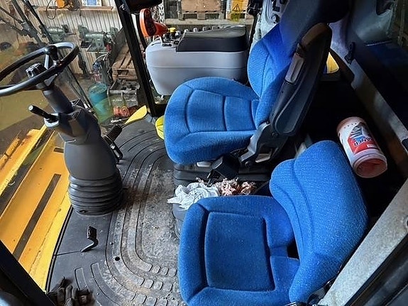 New Holland CX 8080 13 of 13