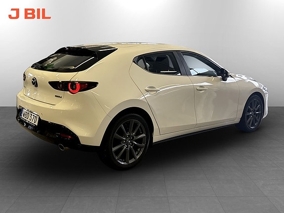Mazda 3 3 of 18