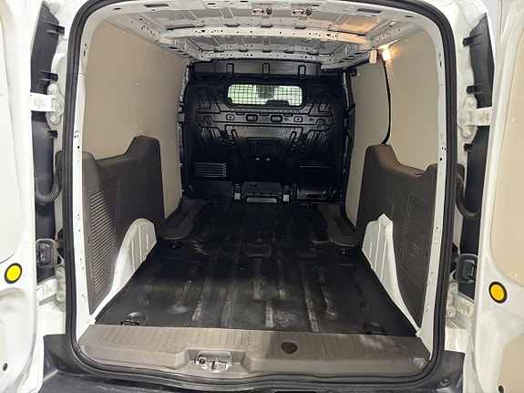 Ford Transit Connect 11 of 19