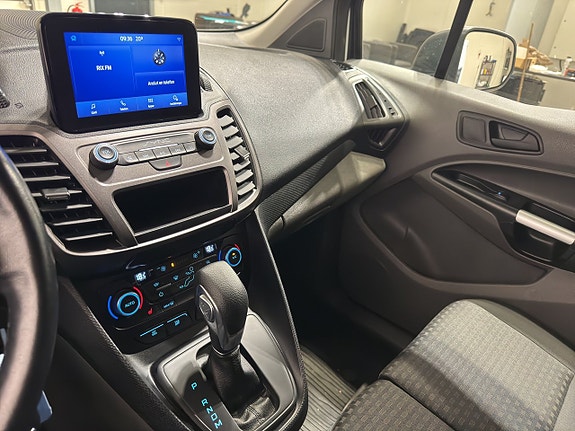 Ford Transit Connect 16 of 19