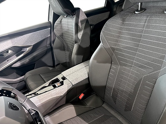 Peugeot 3008 13 of 14