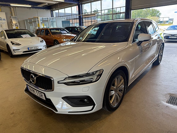 Volvo V60 2 of 16