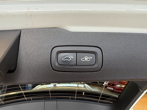 Volvo V60 12 of 16
